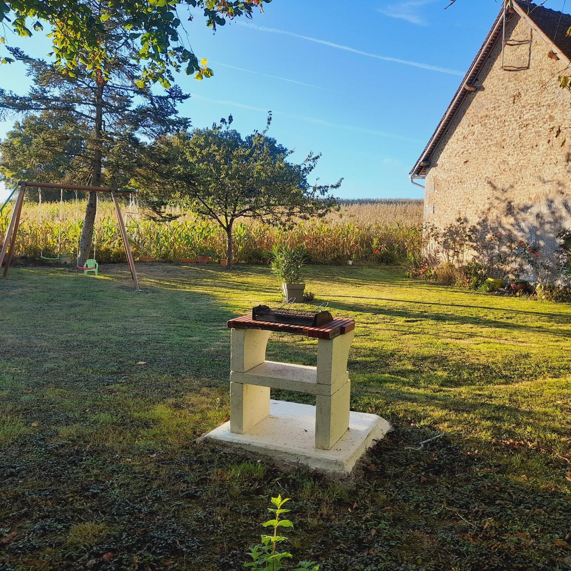 Gite Les Vignes Du Chateau - 4 Personnes Gehee エクステリア 写真